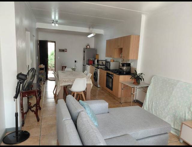 2 BEDROOM PROPERTY TO RENT IN SUNNINGHILL